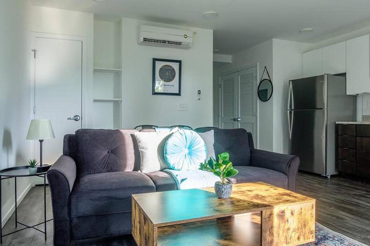 Frontdesk Fairfax Flats West End Нэшвилл Номер фото